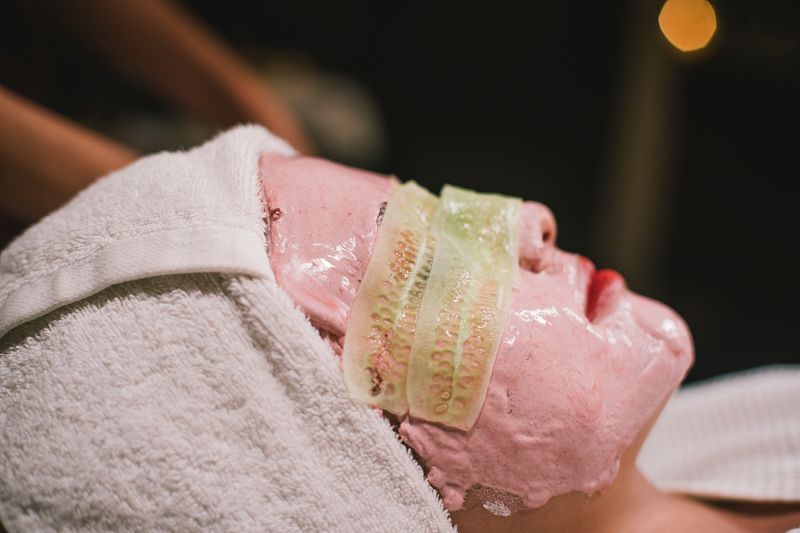 Hydrating facial mask with cucumber at Dahra Spa